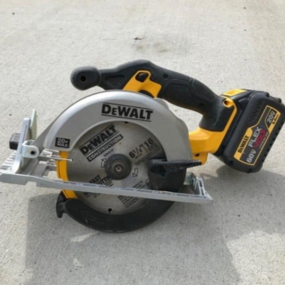 20VMAX Circular Saw 6-1/2-Inch Blade 460 MWO Engine 0-50 Degree Bevel Capability